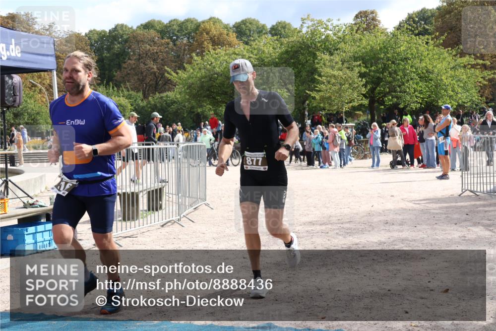 14.09.2025 - Stadtparktriathlon Strokosch-Dieckow http://msf.ph/oto/8888436 14.09.2025 12:16:28 Ziel 877, 916 meine-sportfotos.de