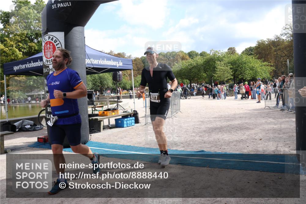 14.09.2025 - Stadtparktriathlon Strokosch-Dieckow http://msf.ph/oto/8888440 14.09.2025 12:16:29 Ziel 877, 916 meine-sportfotos.de