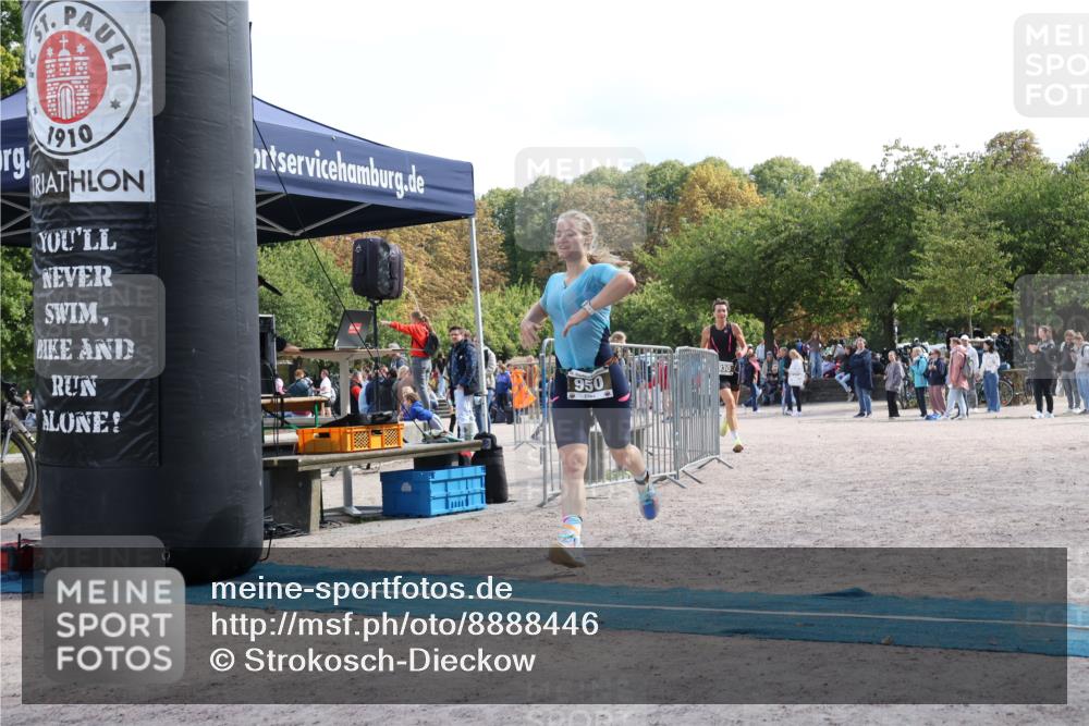 14.09.2025 - Stadtparktriathlon Strokosch-Dieckow http://msf.ph/oto/8888446 14.09.2025 12:22:12 Ziel 930, 950 meine-sportfotos.de