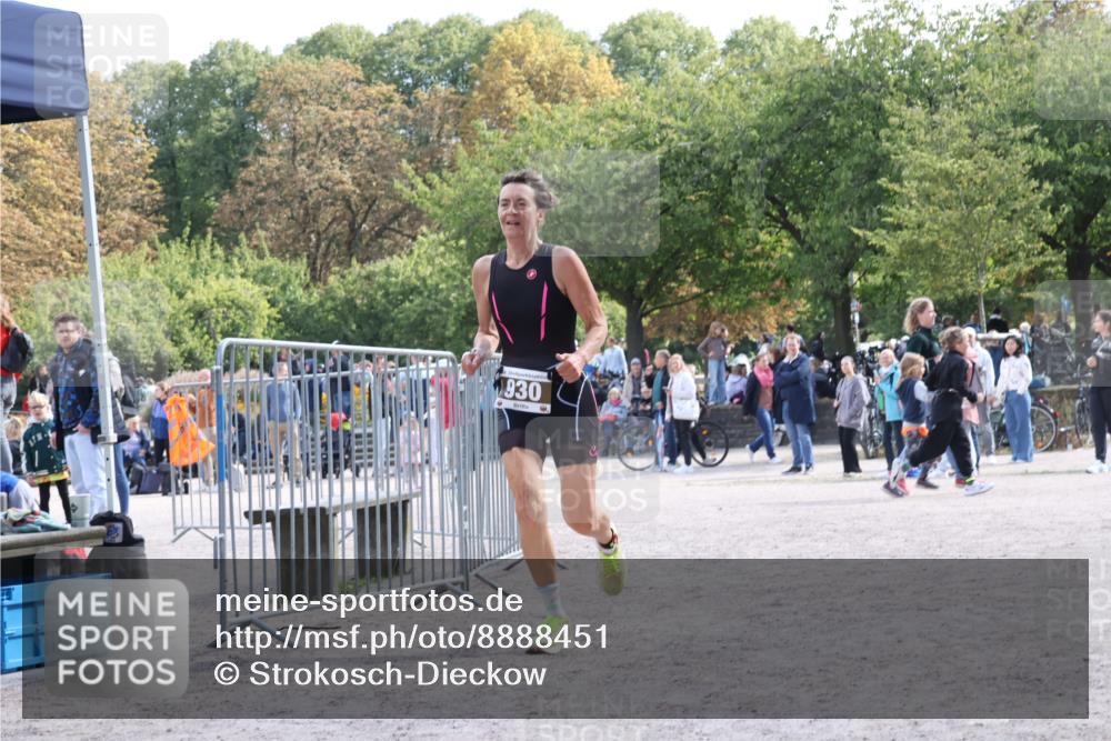 14.09.2025 - Stadtparktriathlon Strokosch-Dieckow http://msf.ph/oto/8888451 14.09.2025 12:22:14 Ziel 930, 950 meine-sportfotos.de