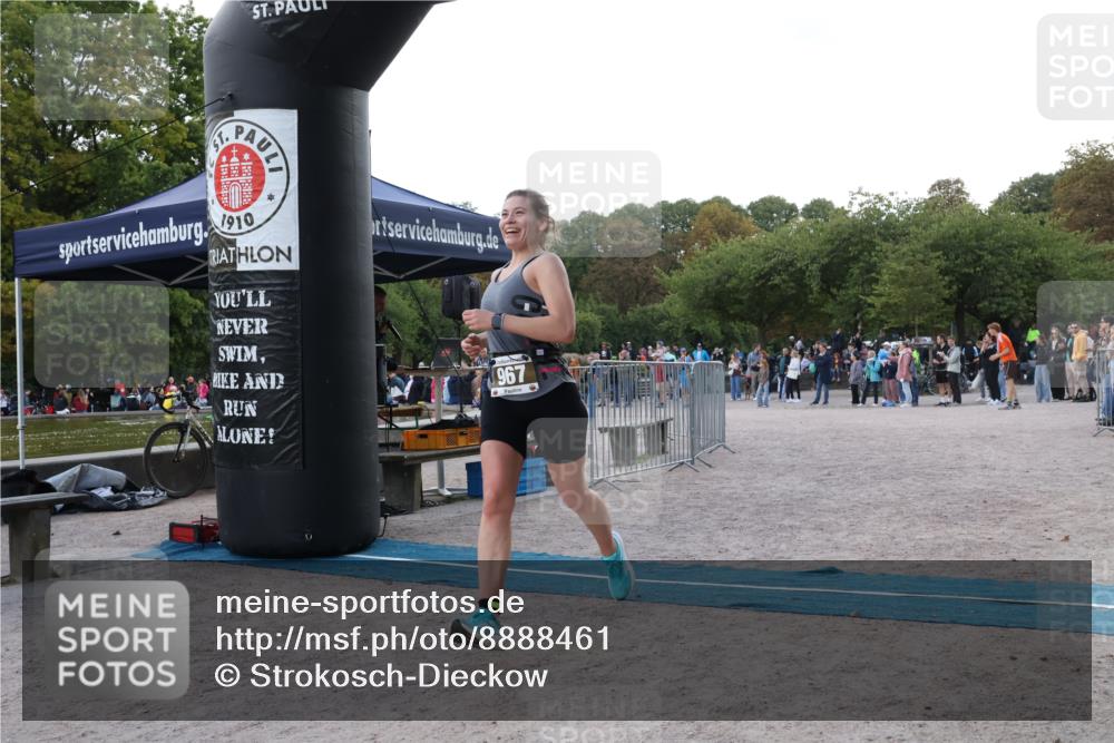 14.09.2025 - Stadtparktriathlon Strokosch-Dieckow http://msf.ph/oto/8888461 14.09.2025 12:24:41 Ziel 967 meine-sportfotos.de
