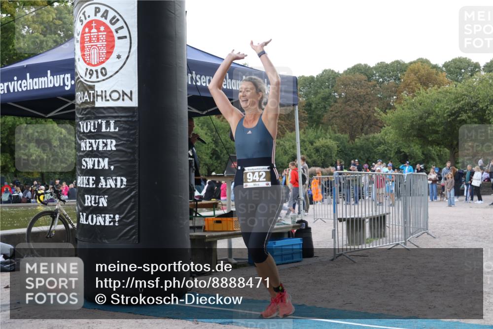14.09.2025 - Stadtparktriathlon Strokosch-Dieckow http://msf.ph/oto/8888471 14.09.2025 12:24:48 Ziel 942 meine-sportfotos.de