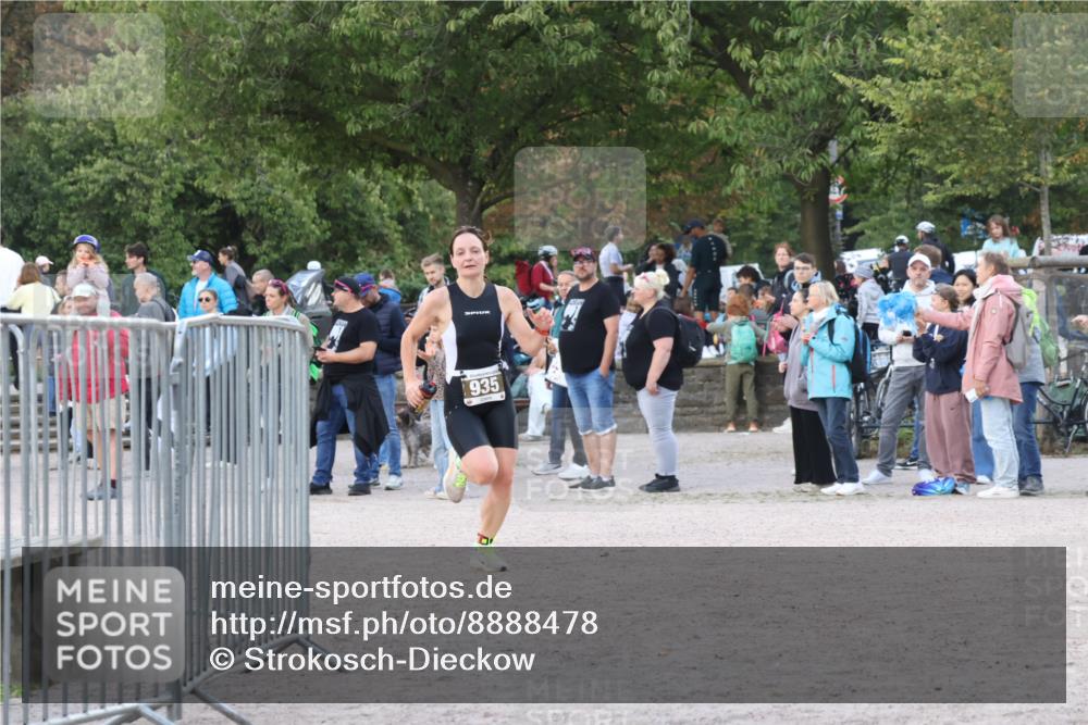 14.09.2025 - Stadtparktriathlon Strokosch-Dieckow http://msf.ph/oto/8888478 14.09.2025 12:26:01 Ziel 789, 935 meine-sportfotos.de