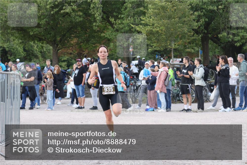 14.09.2025 - Stadtparktriathlon Strokosch-Dieckow http://msf.ph/oto/8888479 14.09.2025 12:26:02 Ziel 789, 935 meine-sportfotos.de