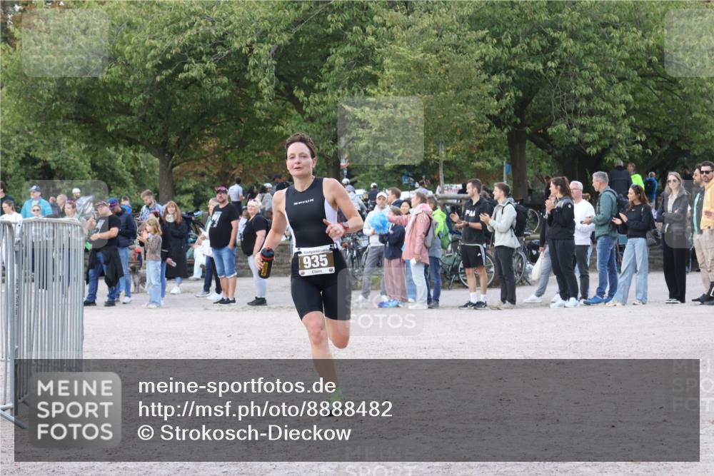 14.09.2025 - Stadtparktriathlon Strokosch-Dieckow http://msf.ph/oto/8888482 14.09.2025 12:26:02 Ziel 789, 935 meine-sportfotos.de