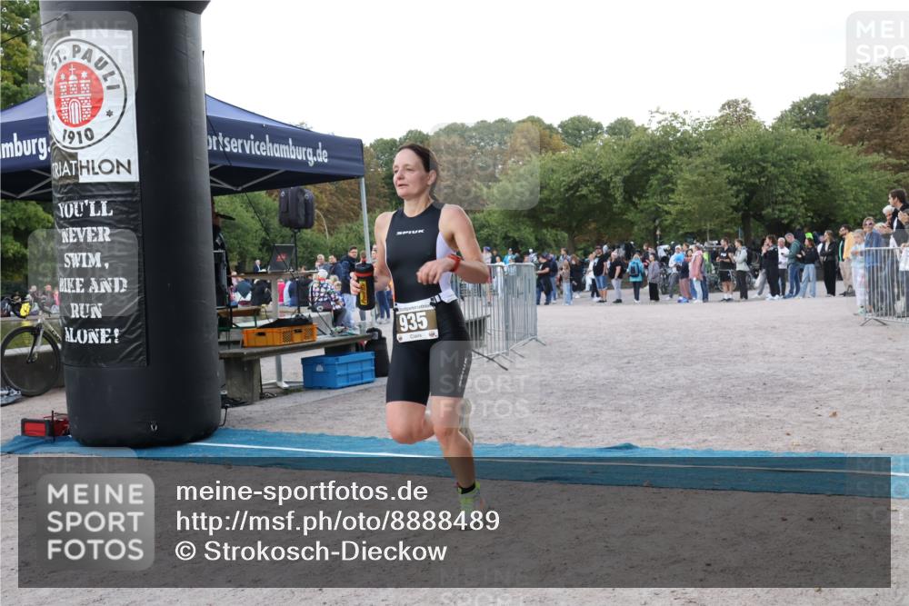 14.09.2025 - Stadtparktriathlon Strokosch-Dieckow http://msf.ph/oto/8888489 14.09.2025 12:26:04 Ziel 789, 935 meine-sportfotos.de