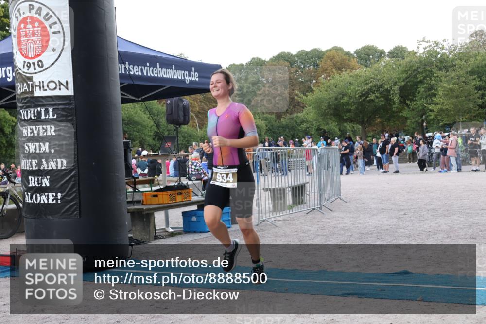 14.09.2025 - Stadtparktriathlon Strokosch-Dieckow http://msf.ph/oto/8888500 14.09.2025 12:26:13 Ziel 934 meine-sportfotos.de