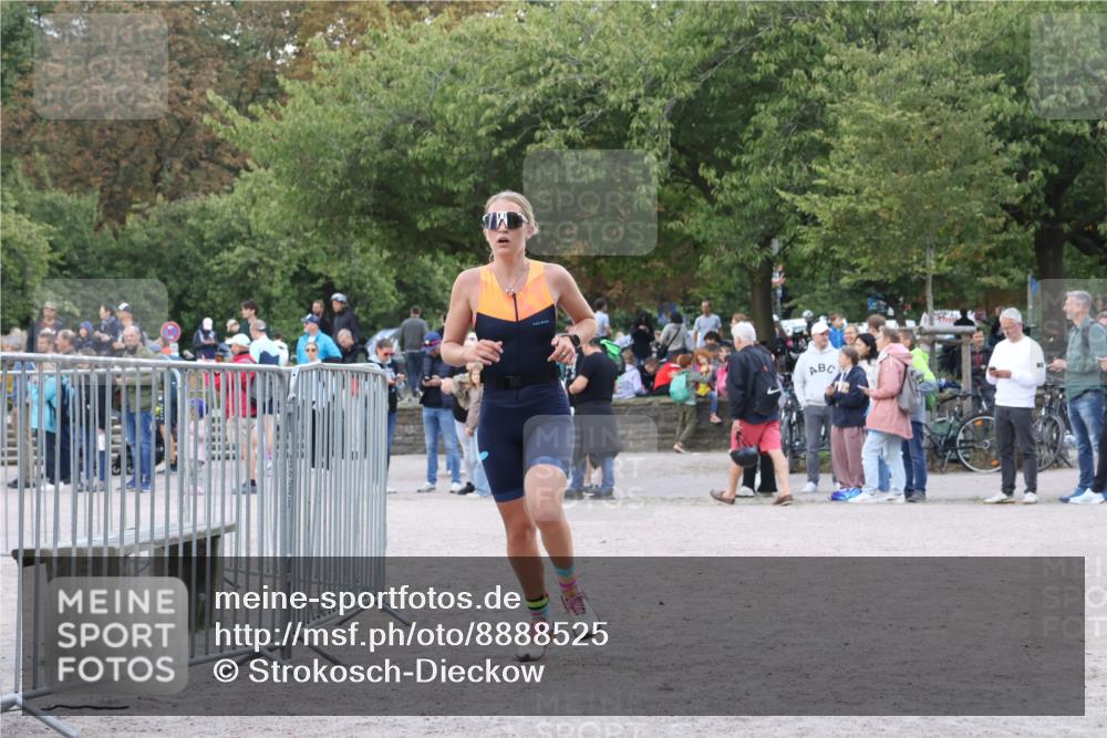 14.09.2025 - Stadtparktriathlon Strokosch-Dieckow http://msf.ph/oto/8888525 14.09.2025 12:26:54 Ziel 1015 meine-sportfotos.de