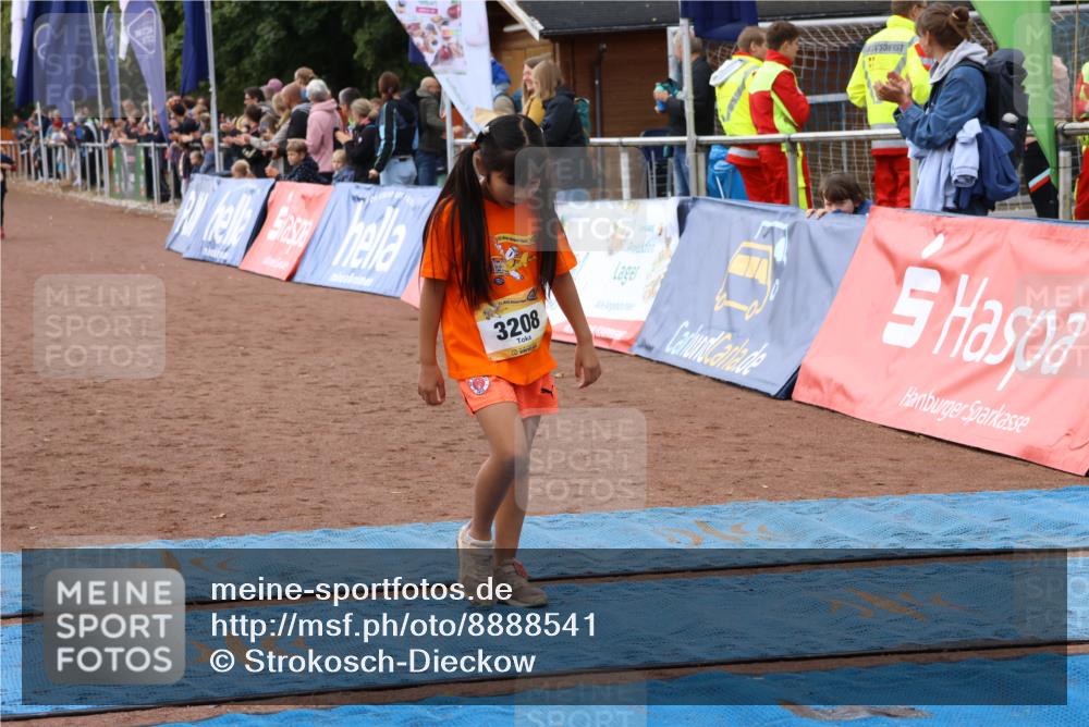14.09.2025 - Airport Race Strokosch-Dieckow http://msf.ph/oto/8888541 14.09.2025 10:32:18 Ziel 3208 meine-sportfotos.de
