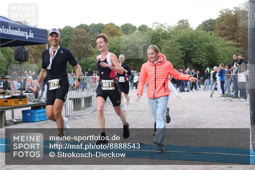 14.09.2025 - Stadtparktriathlon Strokosch-Dieckow http://msf.ph/oto/8888543 14.09.2025 12:27:09 Ziel 981, 996 meine-sportfotos.de