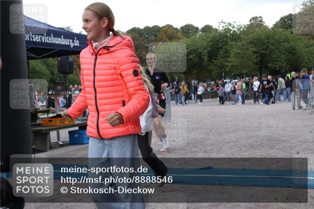 14.09.2025 - Stadtparktriathlon Strokosch-Dieckow http://msf.ph/oto/8888546 14.09.2025 12:27:10 Ziel 981, 996 meine-sportfotos.de
