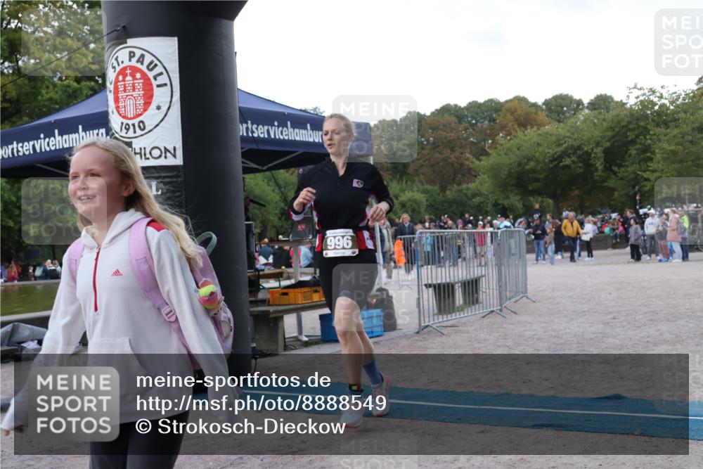 14.09.2025 - Stadtparktriathlon Strokosch-Dieckow http://msf.ph/oto/8888549 14.09.2025 12:27:11 Ziel 981, 996 meine-sportfotos.de