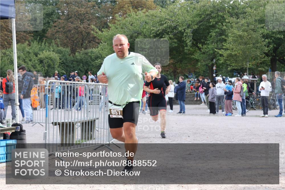 14.09.2025 - Stadtparktriathlon Strokosch-Dieckow http://msf.ph/oto/8888552 14.09.2025 12:27:36 Ziel 857, 975 meine-sportfotos.de