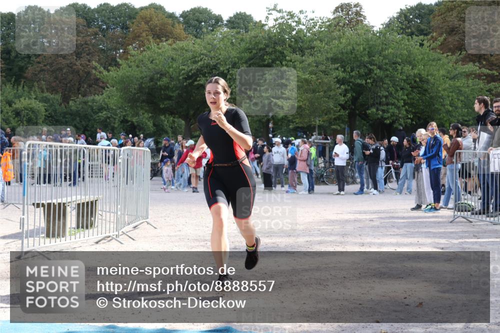 14.09.2025 - Stadtparktriathlon Strokosch-Dieckow http://msf.ph/oto/8888557 14.09.2025 12:27:37 Ziel 857, 975 meine-sportfotos.de