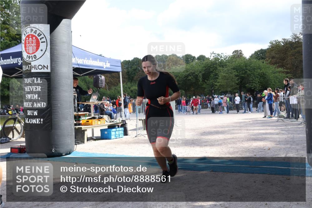 14.09.2025 - Stadtparktriathlon Strokosch-Dieckow http://msf.ph/oto/8888561 14.09.2025 12:27:38 Ziel 857, 975 meine-sportfotos.de