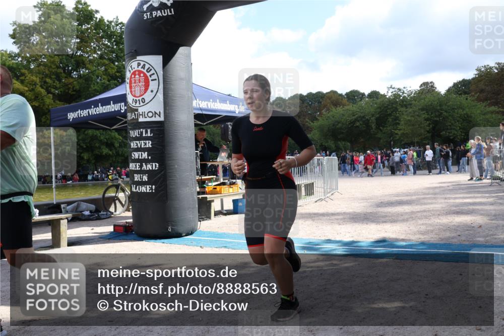 14.09.2025 - Stadtparktriathlon Strokosch-Dieckow http://msf.ph/oto/8888563 14.09.2025 12:27:39 Ziel 857, 932, 975 meine-sportfotos.de