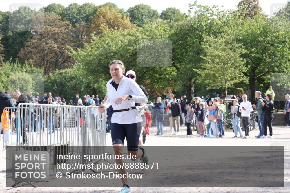 14.09.2025 - Stadtparktriathlon Strokosch-Dieckow http://msf.ph/oto/8888571 14.09.2025 12:28:04 Ziel 947, 979, 989 meine-sportfotos.de