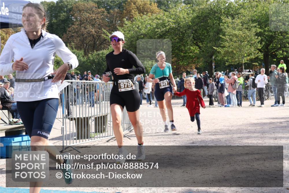 14.09.2025 - Stadtparktriathlon Strokosch-Dieckow http://msf.ph/oto/8888574 14.09.2025 12:28:05 Ziel 947, 979, 989 meine-sportfotos.de