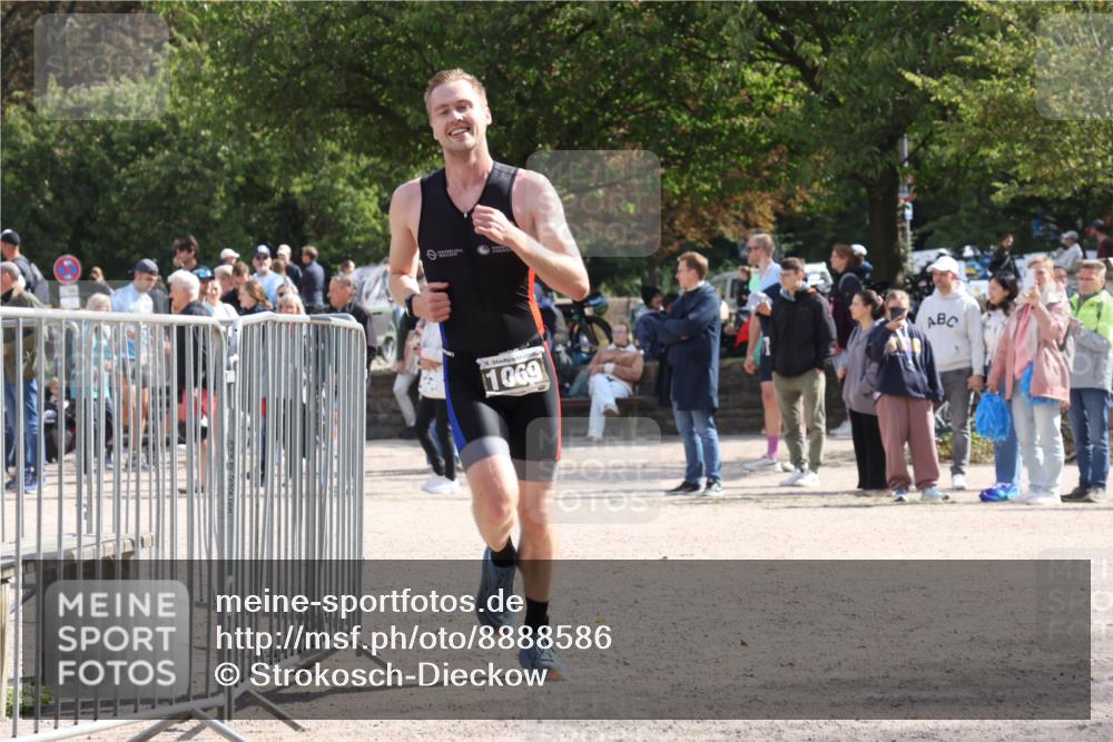 14.09.2025 - Stadtparktriathlon Strokosch-Dieckow http://msf.ph/oto/8888586 14.09.2025 12:28:14 Ziel 1069 meine-sportfotos.de