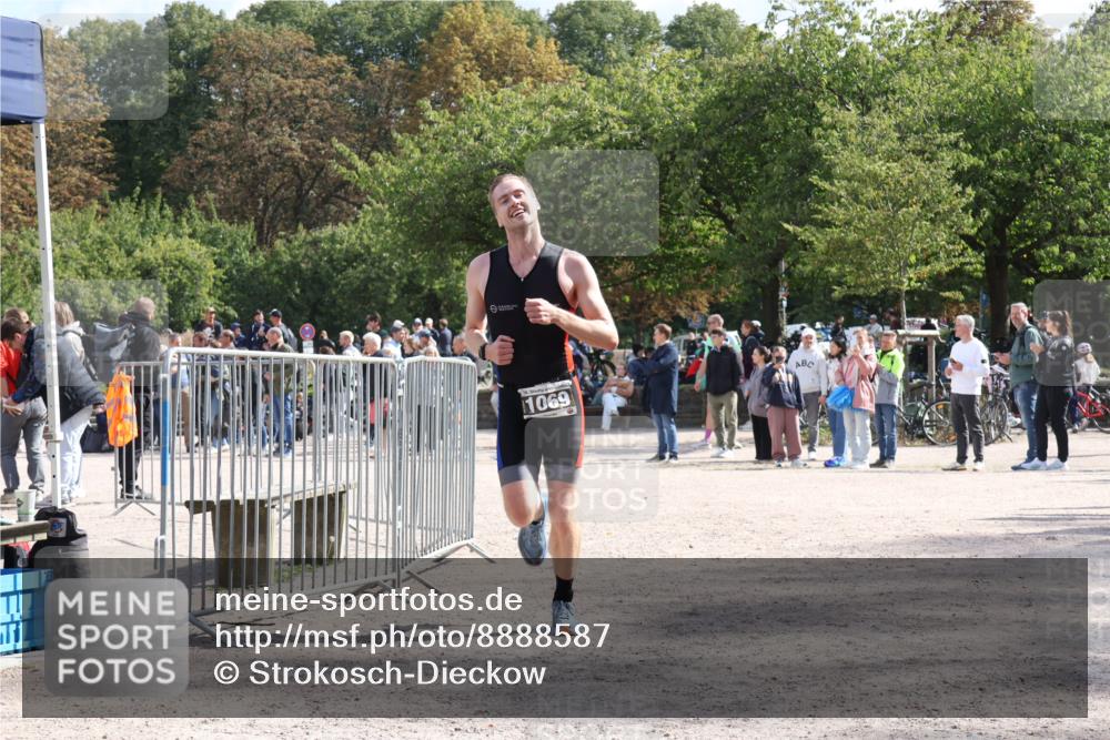 14.09.2025 - Stadtparktriathlon Strokosch-Dieckow http://msf.ph/oto/8888587 14.09.2025 12:28:15 Ziel 1069 meine-sportfotos.de