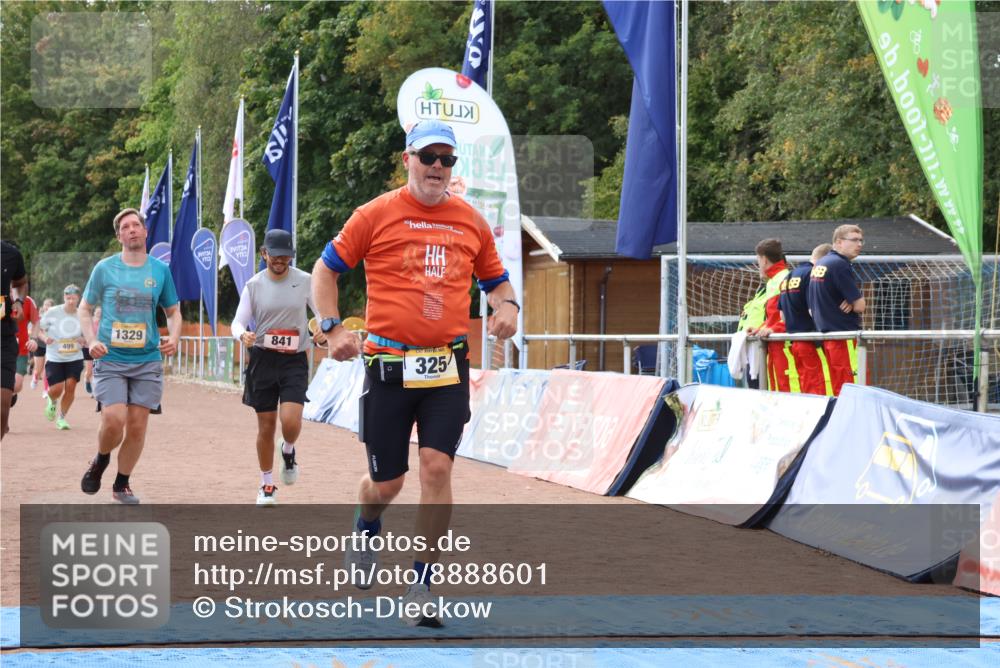 14.09.2025 - Airport Race Strokosch-Dieckow http://msf.ph/oto/8888601 14.09.2025 13:00:13 Ziel 45, 251, 325, 499, 841, 1329, 1538, 4177 meine-sportfotos.de
