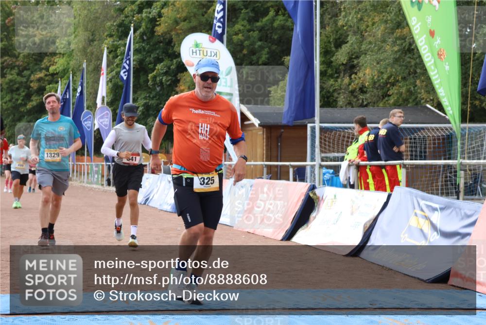 14.09.2025 - Airport Race Strokosch-Dieckow http://msf.ph/oto/8888608 14.09.2025 13:00:13 Ziel 45, 251, 325, 499, 841, 1329, 1538, 4177 meine-sportfotos.de