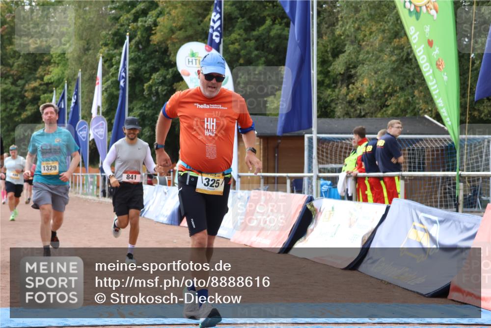 14.09.2025 - Airport Race Strokosch-Dieckow http://msf.ph/oto/8888616 14.09.2025 13:00:13 Ziel 45, 251, 325, 499, 841, 1329, 1538, 4177 meine-sportfotos.de