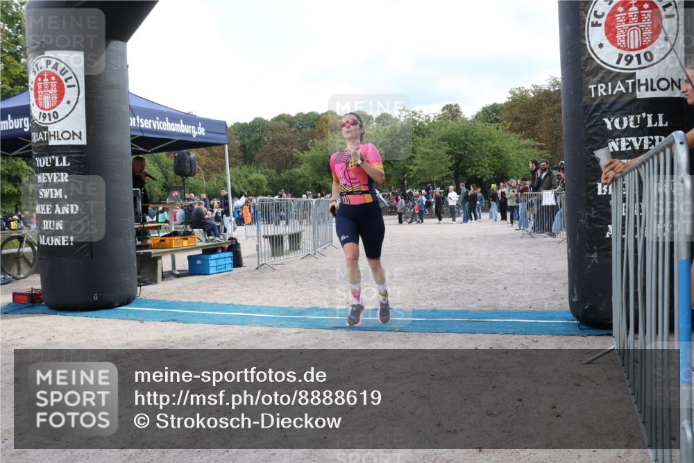 14.09.2025 - Stadtparktriathlon Strokosch-Dieckow http://msf.ph/oto/8888619 14.09.2025 12:29:25 Ziel 938, 985 meine-sportfotos.de