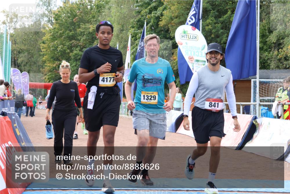 14.09.2025 - Airport Race Strokosch-Dieckow http://msf.ph/oto/8888626 14.09.2025 13:00:15 Ziel 45, 251, 325, 499, 841, 1329, 4177 meine-sportfotos.de