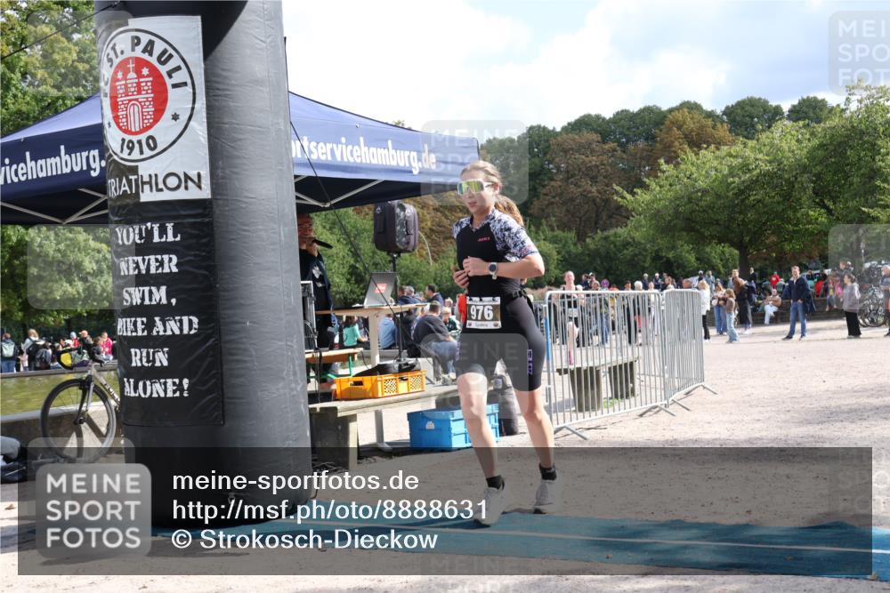 14.09.2025 - Stadtparktriathlon Strokosch-Dieckow http://msf.ph/oto/8888631 14.09.2025 12:29:45 Ziel 976, 1000 meine-sportfotos.de
