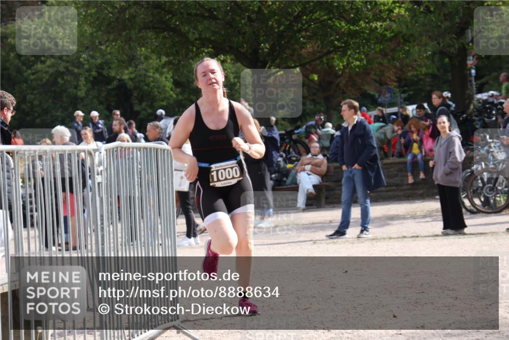 14.09.2025 - Stadtparktriathlon Strokosch-Dieckow http://msf.ph/oto/8888634 14.09.2025 12:29:47 Ziel 976, 1000 meine-sportfotos.de