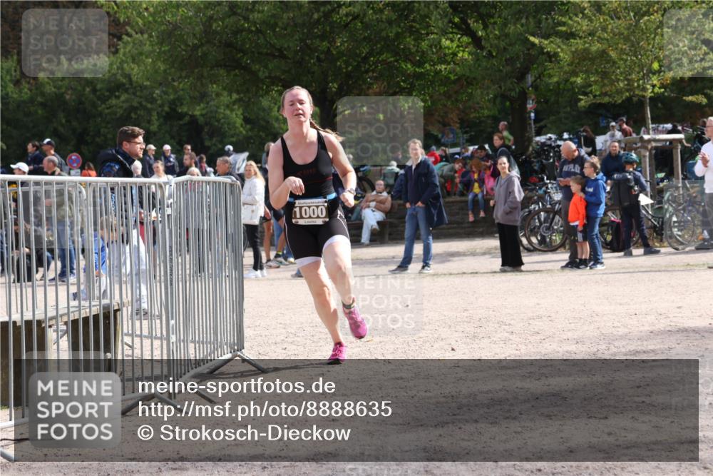14.09.2025 - Stadtparktriathlon Strokosch-Dieckow http://msf.ph/oto/8888635 14.09.2025 12:29:47 Ziel 976, 1000 meine-sportfotos.de