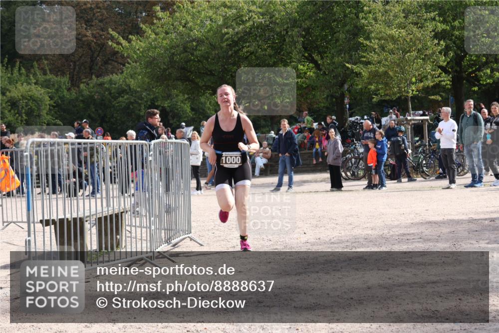 14.09.2025 - Stadtparktriathlon Strokosch-Dieckow http://msf.ph/oto/8888637 14.09.2025 12:29:48 Ziel 926, 976, 1000 meine-sportfotos.de