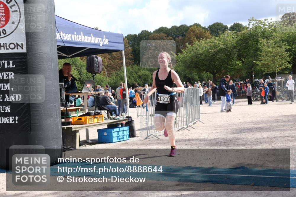 14.09.2025 - Stadtparktriathlon Strokosch-Dieckow http://msf.ph/oto/8888644 14.09.2025 12:29:49 Ziel 926, 976, 1000 meine-sportfotos.de