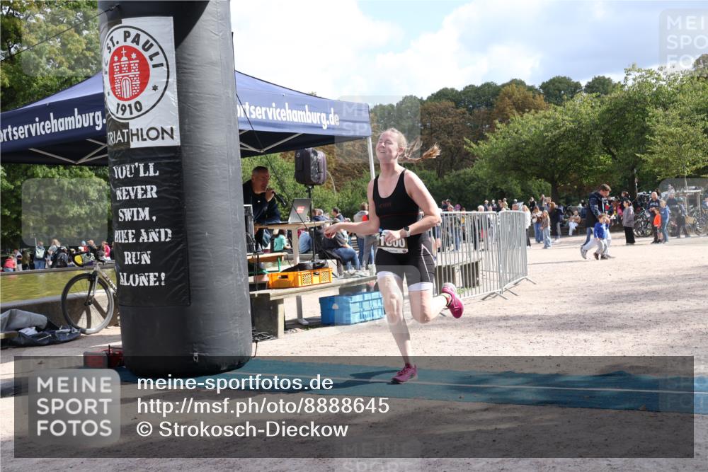 14.09.2025 - Stadtparktriathlon Strokosch-Dieckow http://msf.ph/oto/8888645 14.09.2025 12:29:50 Ziel 926, 976, 1000 meine-sportfotos.de