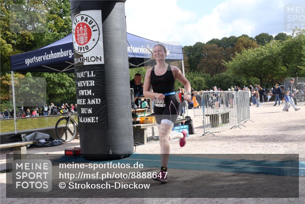 14.09.2025 - Stadtparktriathlon Strokosch-Dieckow http://msf.ph/oto/8888647 14.09.2025 12:29:50 Ziel 926, 976, 1000 meine-sportfotos.de