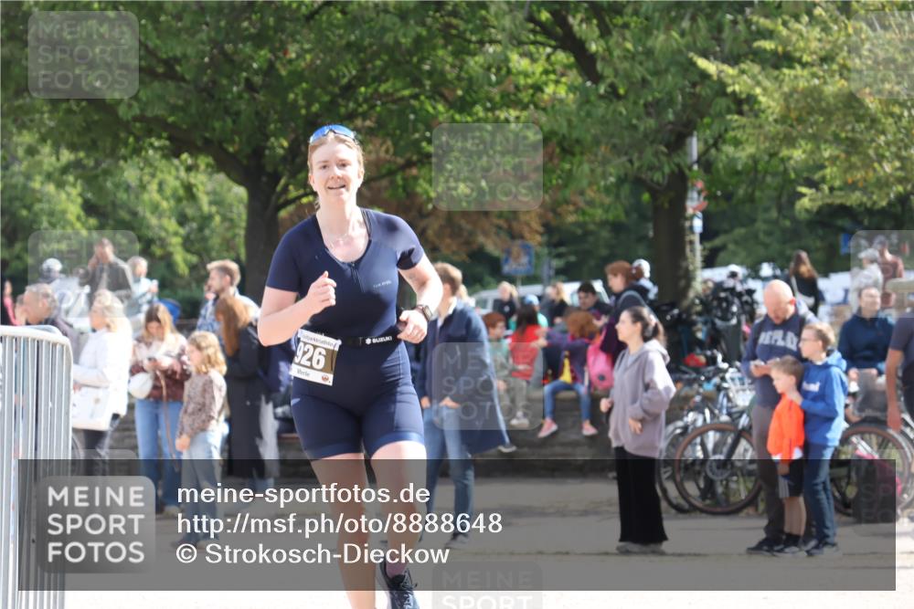 14.09.2025 - Stadtparktriathlon Strokosch-Dieckow http://msf.ph/oto/8888648 14.09.2025 12:29:52 Ziel 926, 1000 meine-sportfotos.de