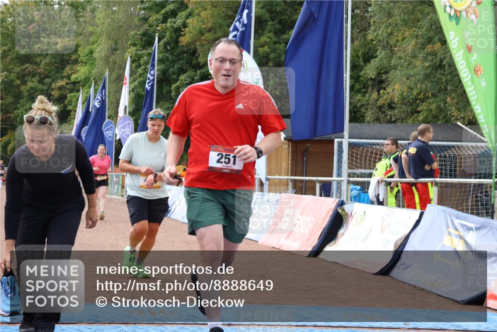 14.09.2025 - Airport Race Strokosch-Dieckow http://msf.ph/oto/8888649 14.09.2025 13:00:19 Ziel 251, 499, 841, 1177, 1329, 1509, 4177 meine-sportfotos.de