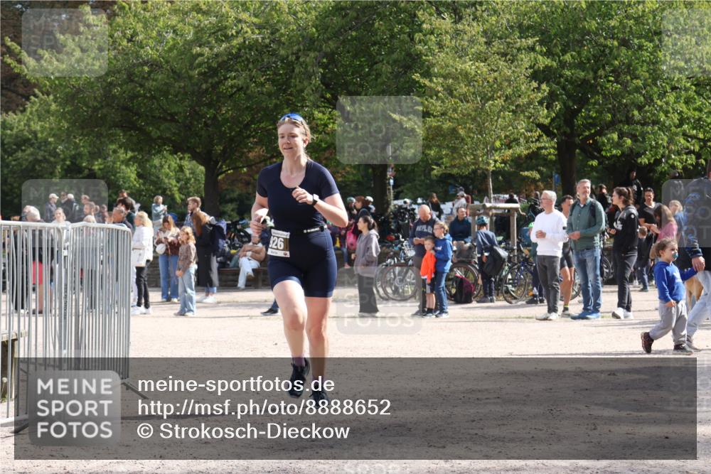 14.09.2025 - Stadtparktriathlon Strokosch-Dieckow http://msf.ph/oto/8888652 14.09.2025 12:29:53 Ziel 925, 926, 1000 meine-sportfotos.de