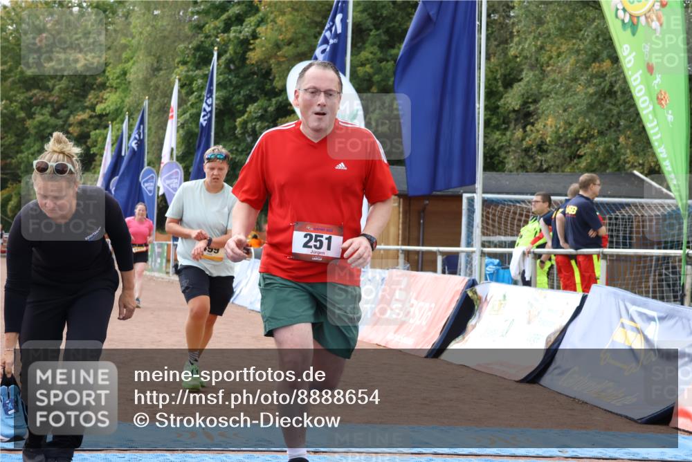 14.09.2025 - Airport Race Strokosch-Dieckow http://msf.ph/oto/8888654 14.09.2025 13:00:19 Ziel 251, 499, 841, 1177, 1329, 1509, 4177 meine-sportfotos.de