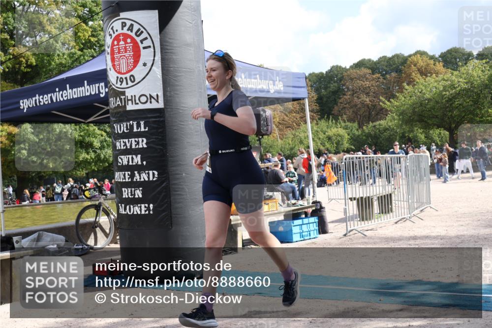 14.09.2025 - Stadtparktriathlon Strokosch-Dieckow http://msf.ph/oto/8888660 14.09.2025 12:29:56 Ziel 925, 926 meine-sportfotos.de