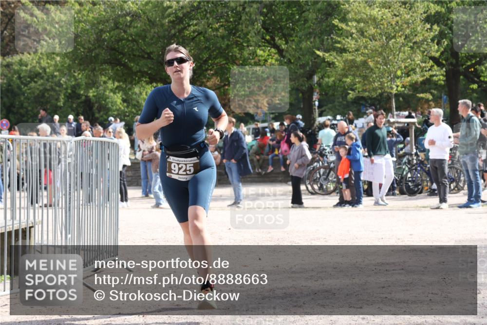 14.09.2025 - Stadtparktriathlon Strokosch-Dieckow http://msf.ph/oto/8888663 14.09.2025 12:29:59 Ziel 925, 926, 1072 meine-sportfotos.de