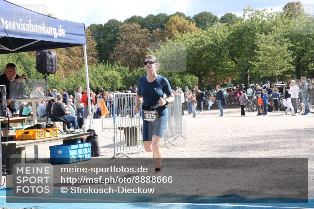 14.09.2025 - Stadtparktriathlon Strokosch-Dieckow http://msf.ph/oto/8888666 14.09.2025 12:29:59 Ziel 925, 926, 1072 meine-sportfotos.de