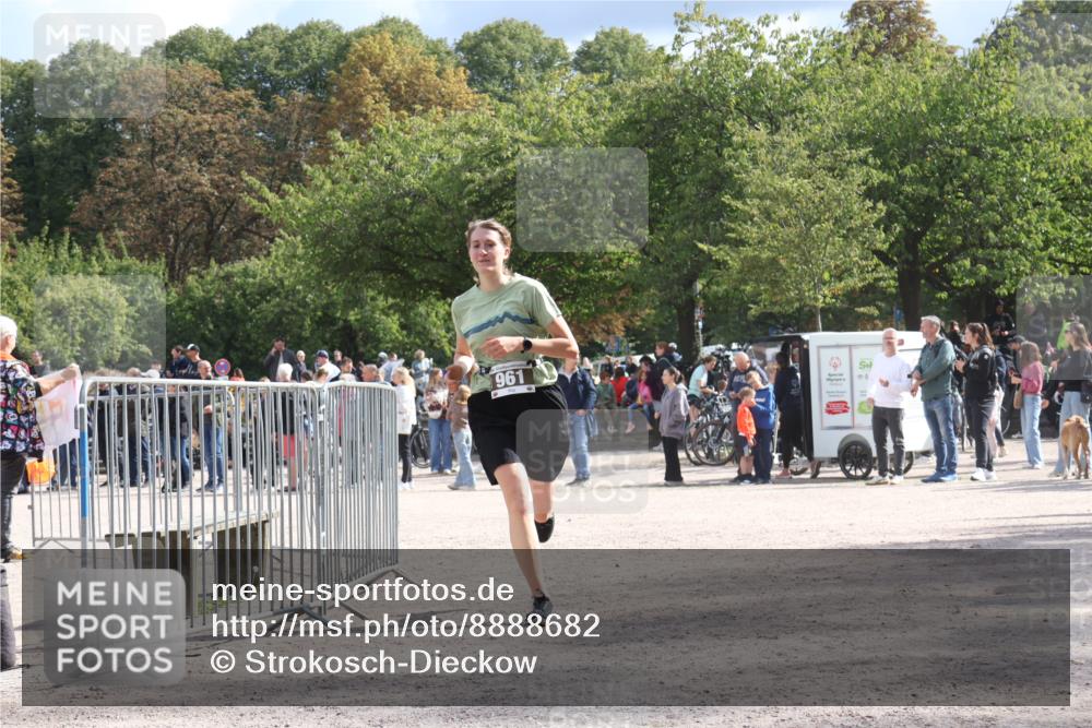 14.09.2025 - Stadtparktriathlon Strokosch-Dieckow http://msf.ph/oto/8888682 14.09.2025 12:30:09 Ziel 961, 1072 meine-sportfotos.de