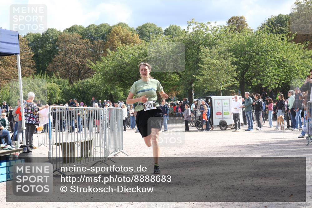 14.09.2025 - Stadtparktriathlon Strokosch-Dieckow http://msf.ph/oto/8888683 14.09.2025 12:30:09 Ziel 961, 1072 meine-sportfotos.de