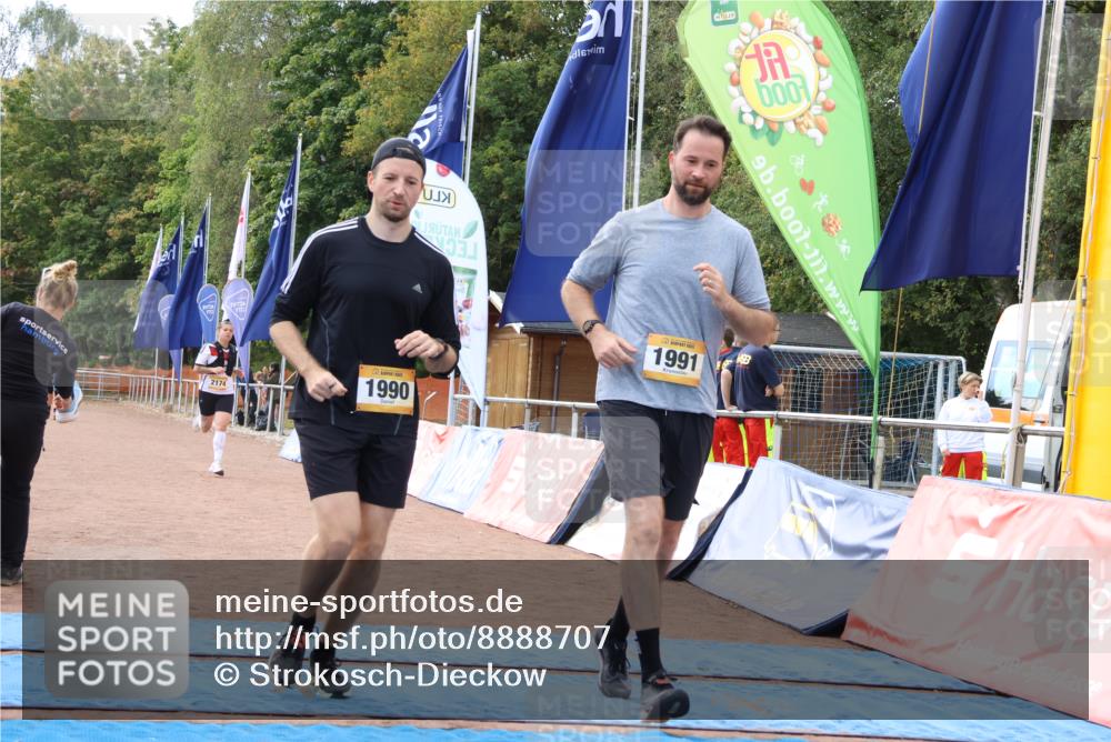 14.09.2025 - Airport Race Strokosch-Dieckow http://msf.ph/oto/8888707 14.09.2025 13:00:31 Ziel 1990, 1991, 2174 meine-sportfotos.de