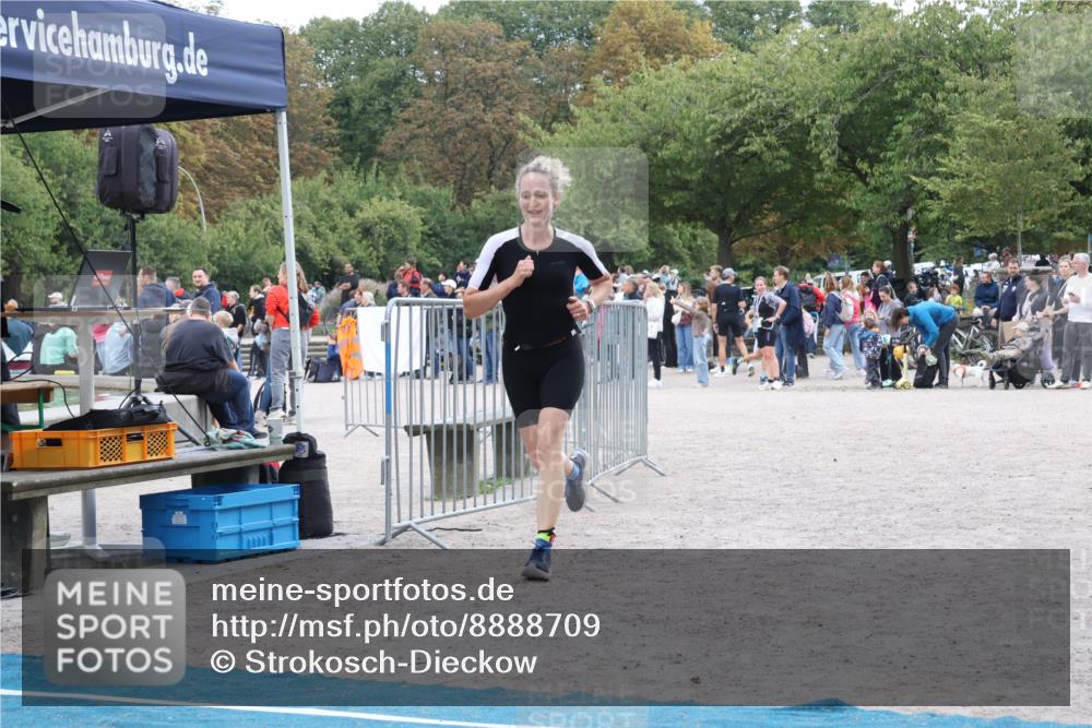 14.09.2025 - Stadtparktriathlon Strokosch-Dieckow http://msf.ph/oto/8888709 14.09.2025 12:30:44 Ziel 949 meine-sportfotos.de