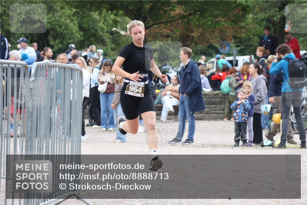 14.09.2025 - Stadtparktriathlon Strokosch-Dieckow http://msf.ph/oto/8888713 14.09.2025 12:31:04 Ziel 964, 1018 meine-sportfotos.de