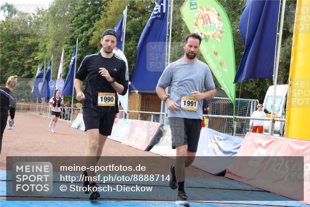 14.09.2025 - Airport Race Strokosch-Dieckow http://msf.ph/oto/8888714 14.09.2025 13:00:32 Ziel 1990, 1991, 2174 meine-sportfotos.de
