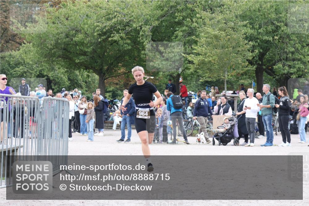 14.09.2025 - Stadtparktriathlon Strokosch-Dieckow http://msf.ph/oto/8888715 14.09.2025 12:31:05 Ziel 964, 1018 meine-sportfotos.de